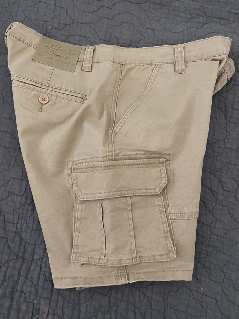 ES Collection tan khaki 7’inch cargo Shorts 34 Waist